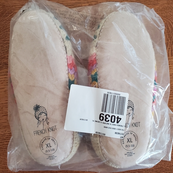 Anthropologie French Knot Granny Square Crocheted Slippers - cream - Picture 9 of 11